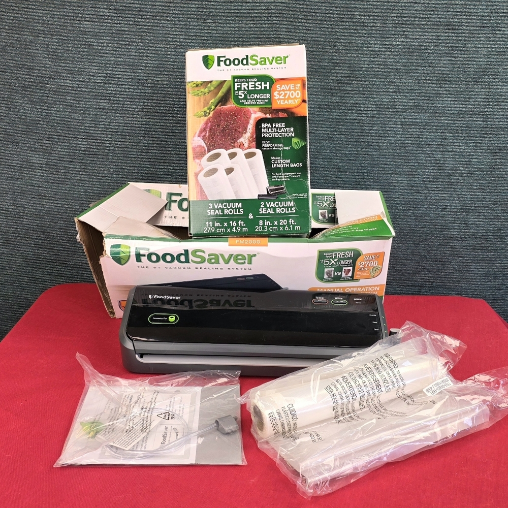 FoodSaver Heat Sealing Food Storage Starter Kit Plus Extra Box Of Bags